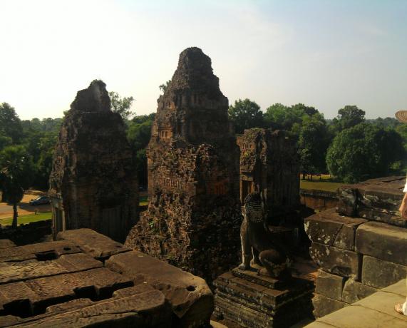 Name:  Banteay Samre sa vrha.jpg
Views: 3758
Size:  38.0 KB