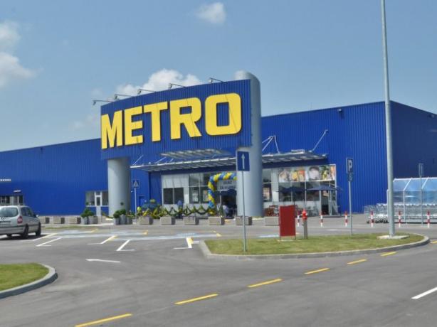 Click image for larger version
Name: metro_050717_tw630.jpg
Views: 1
Size: 31.3 KB
ID: 21896