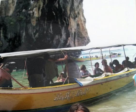 Click image for larger version
Name: 20160718 phang nga bay-08.jpg
Views: 1
Size: 35.0 KB
ID: 25245